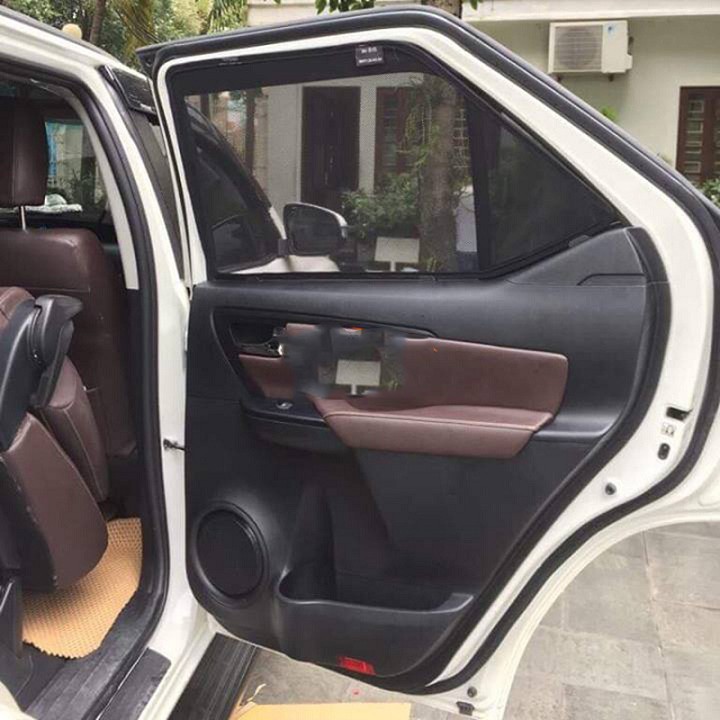 Bộ 4 Rèm che nắng nam châm xe Fortuner 2009 2010 2011 2012 2013 2014 2015 2016 2017 2018 2019