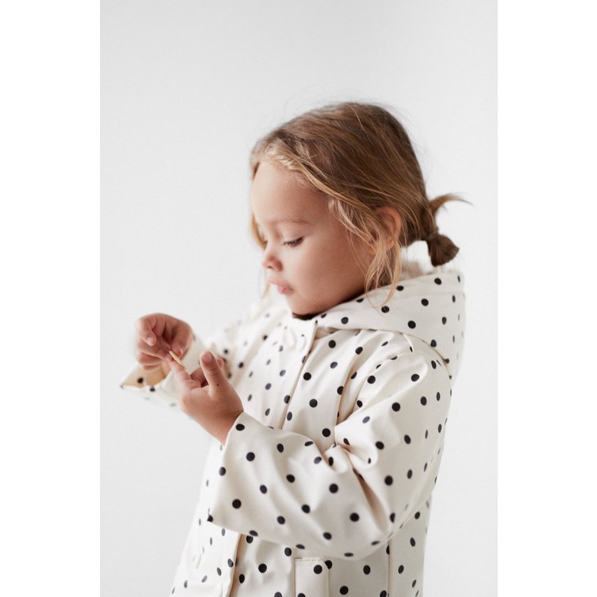 Zara raincoat chấm bi
