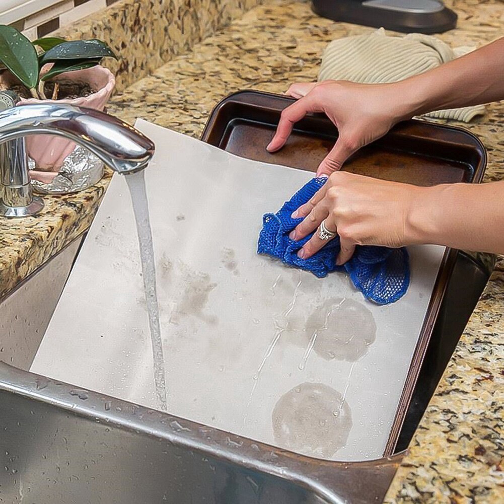 Cuộn giấy lót thấm dầu màu trắng chịu được nhiệt độ cao dài 4m