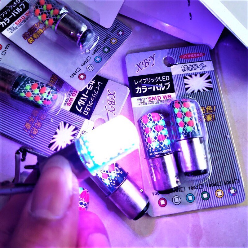 Đèn led hậu nháy 7 màu đẹp long lanh.
