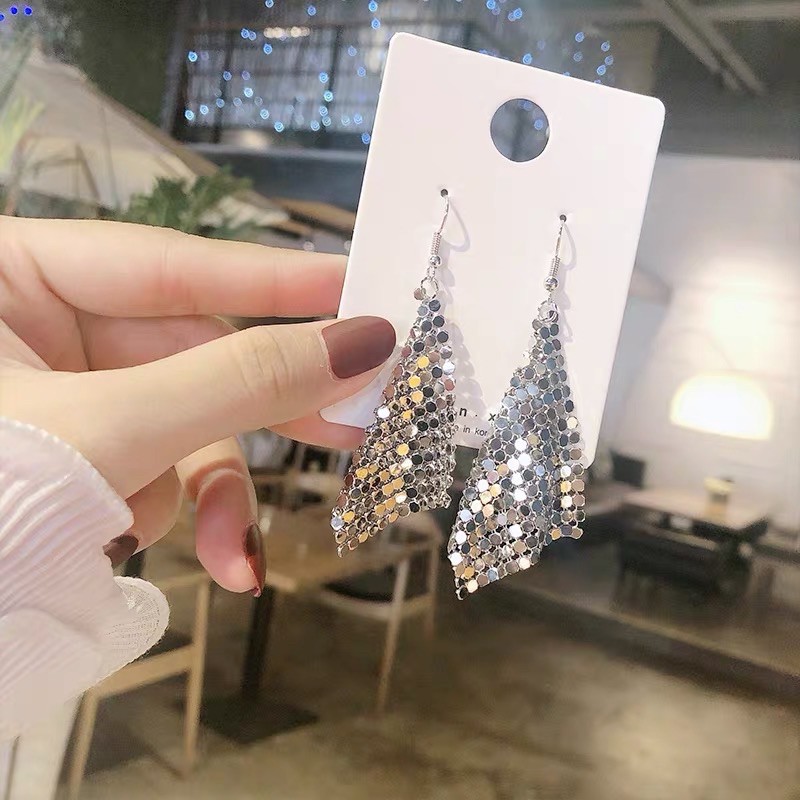 Bông tai, khuyên tai lá rũ siêu cá tính , giúp bạn luôn nổi bật