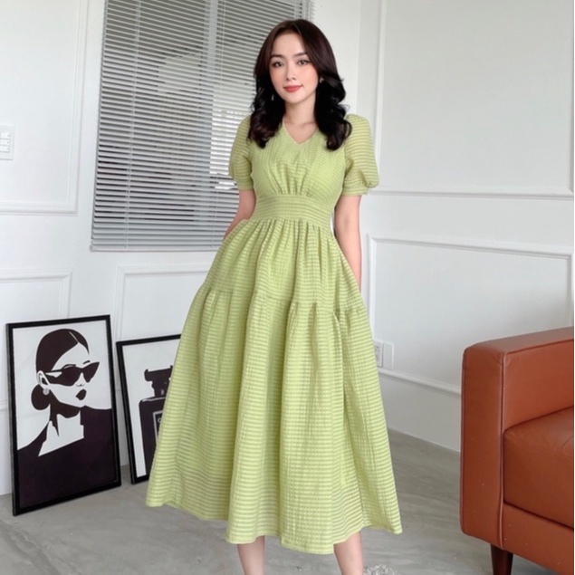 Đầm Đi Tiệc NHẬT VY Dáng Xoè Maxi Cổ Tim Tay Phồng Chất Vải Sọc Xốp Ô Màu Hồng, Xanh Bơ, Đen, Trắng - D2392