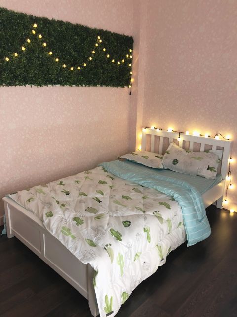 Giường gỗ thông nhập khẩu 1,6x2m màu trắng hiện đại