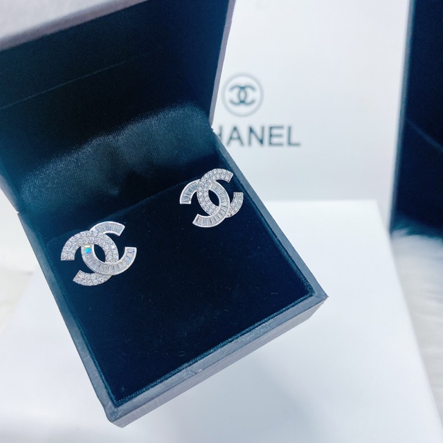 Bông tai hiệu x mạ bạch kim