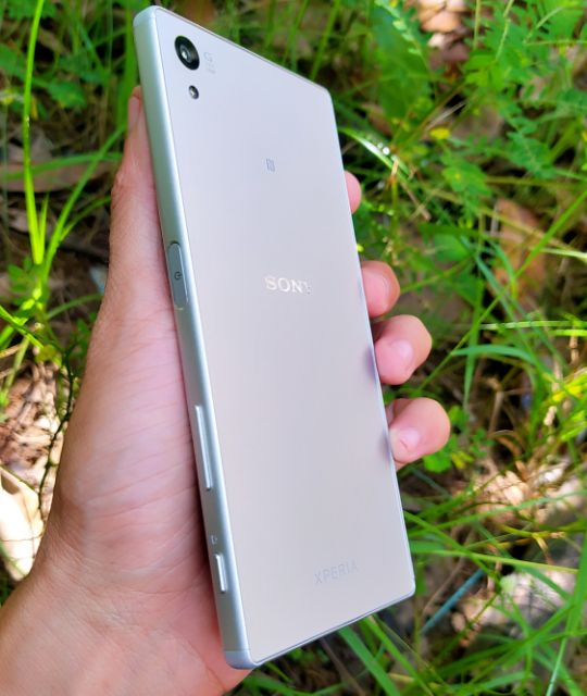 Điện thoại Sony Xperia Z5 3GB/32GB cấu hình khủng còn rất đẹp