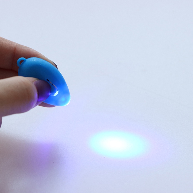 1 Thẻ Đèn Pin Chống Ánh Sáng Xanh Và 1 Thẻ Nhựa