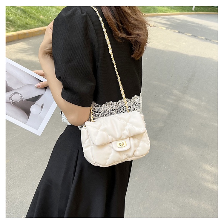 Túi Xách Đeo Vai Hình Đám Mây Mềm Mại Phối Dây Xích Thời Trang 2022 Cho Nữ