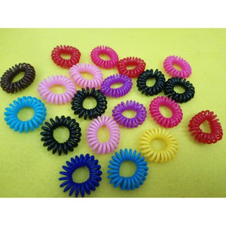 combo 50 cột tóc lò xo. giá 70k 50 cái. hàng đủ màu luôn nha các bạn. nhanh tay đặt hàng nhé các bạn.