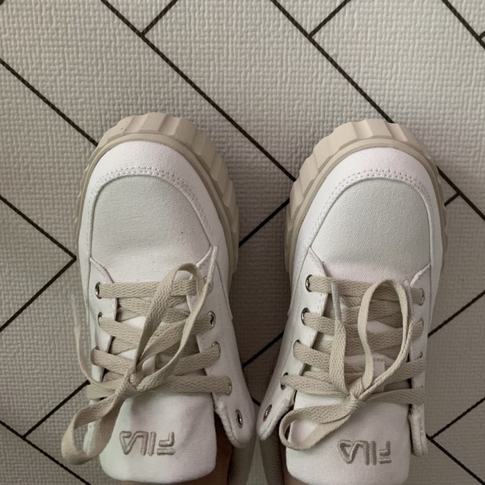 Mua Giày thể thao Fila Sand Blast Low Beige CV_1TM01576D_920 giá rẻ ...