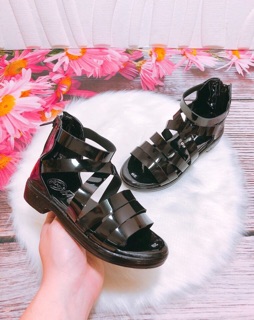 Sandal chiến binh cho các bé gái