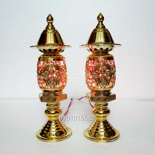 Đèn thờ Phú Quý mạ màu đồng (1 cặp), cao 25m, kiểu dáng truyền thống, phù hợp với mọi loại ban thờ gia đình Việt.