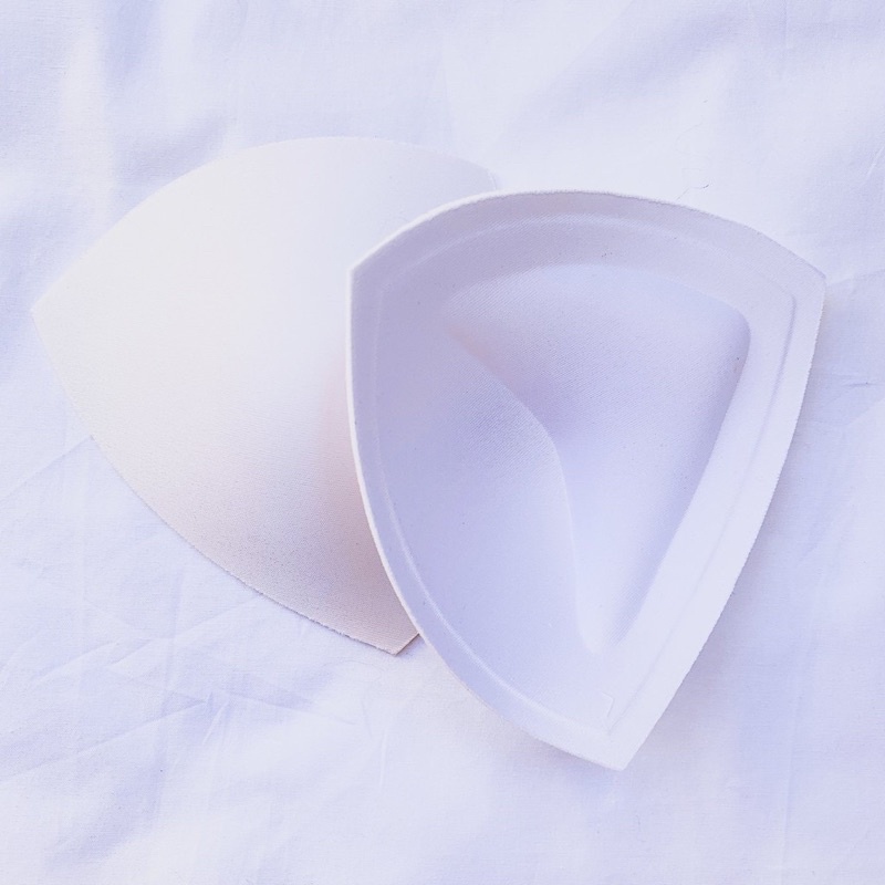 Một đôi miếng đệm bra hình tam giác M2