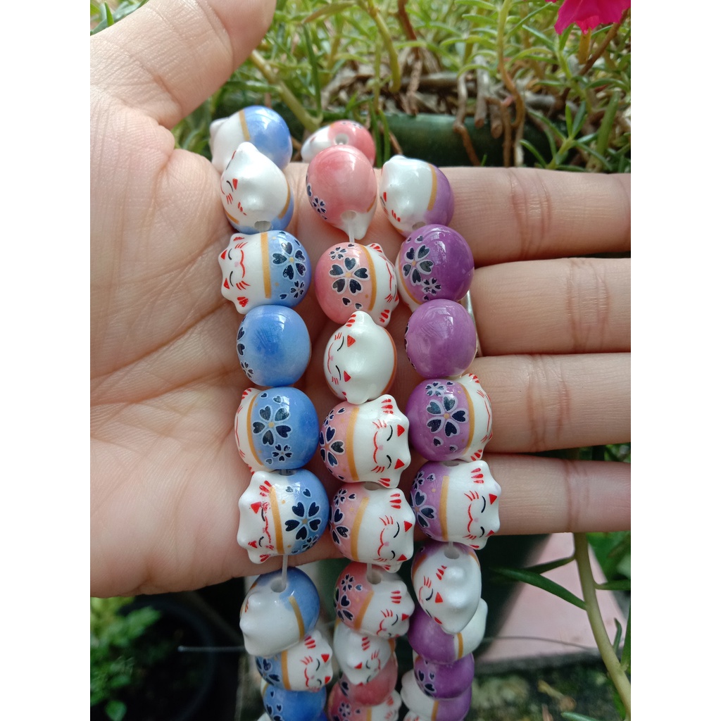 1 con mèo thần tài bằng sứ có lỗ xỏ ngang phụ kiện tự thiết kế làm trang sức vòng đeo tay