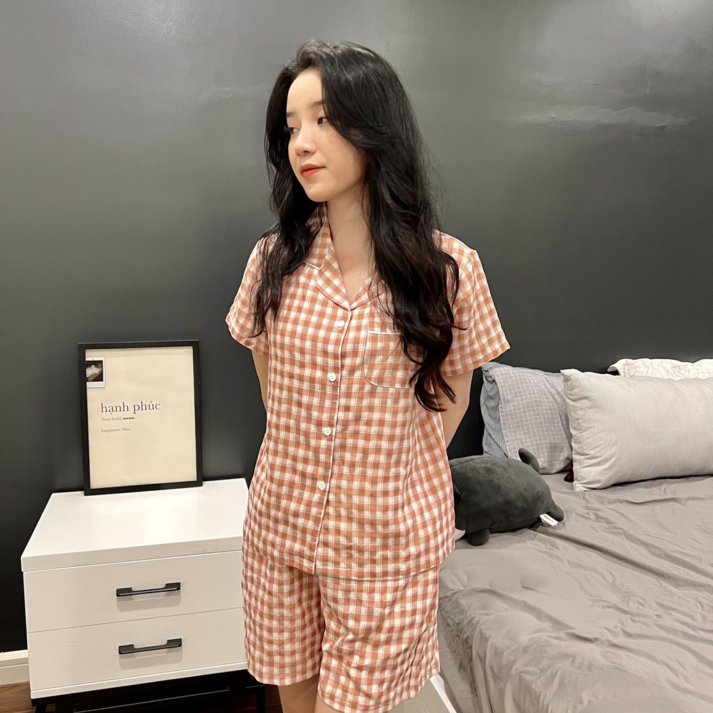 BỘ LỤA ĐŨI PIJAMA HỌA TIẾT KẺ  HỒNG CỰC HOT CHẤT CAO CẤP MỀM MÁT