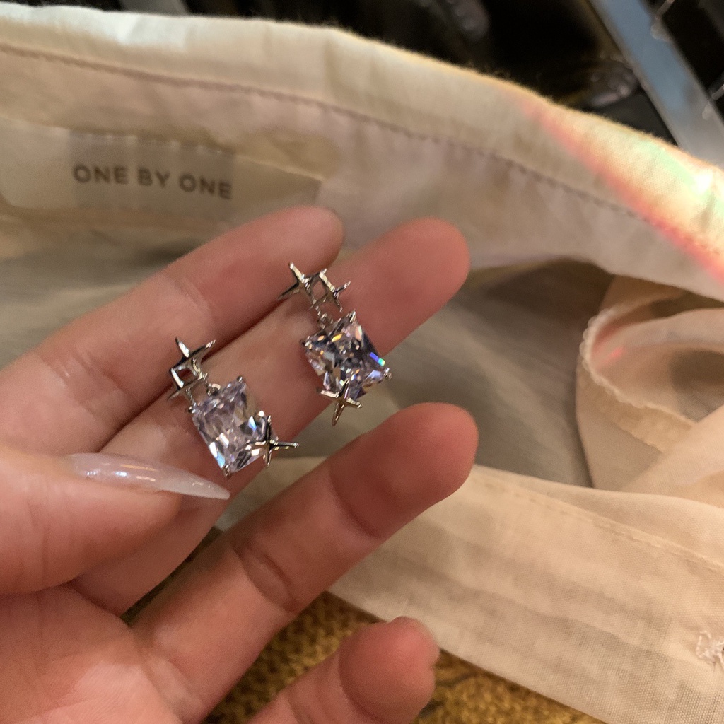 Khuyên Tai Hình Vuông Đính Đá Zircon Sang Trọng