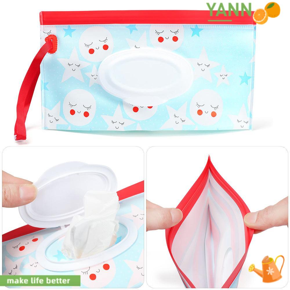 Hộp Đựng Khăn Giấy Ướt Nắp Lật Có Dây Đeo Thời Trang Dễ Thương Kích Thước Nhỏ Gọn 1