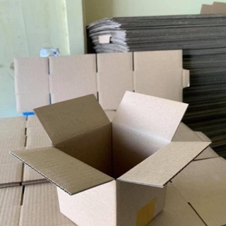 Hộp carton kích thước 19x19x14cm