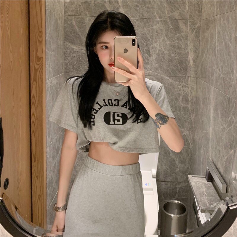 Sét áo và chân váy áo croptop in chữ phối chân váy dài
