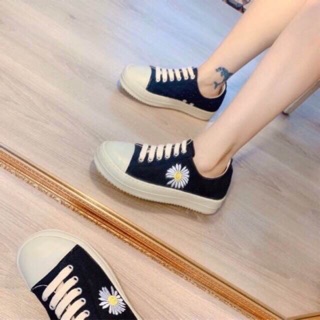 Giày nam+ nữ thời trang ROO thấp cổ hình hoa cúc viền hót trend thịnh hành NEW 2020