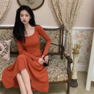 Váy len thun cổ vuông body dáng xòe