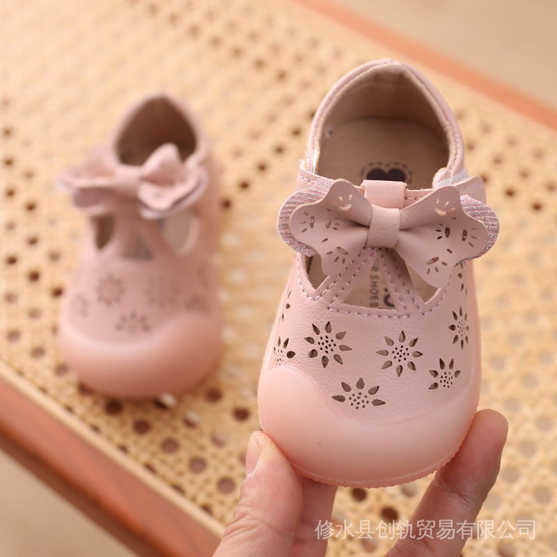 Giày Búp Bê Da Đế Mềm Đục Lỗ Thoáng Khí Thời Trang Xuân Thu Dành Cho Bé Gái Tập Đi 0-1-4 Tuổi 2022
