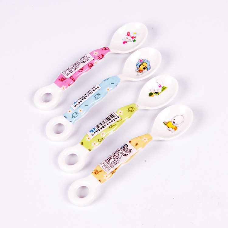 Muỗng ăn dặm bằng nhựa thiết kế nhiều kiểu tùy chọn cho bé