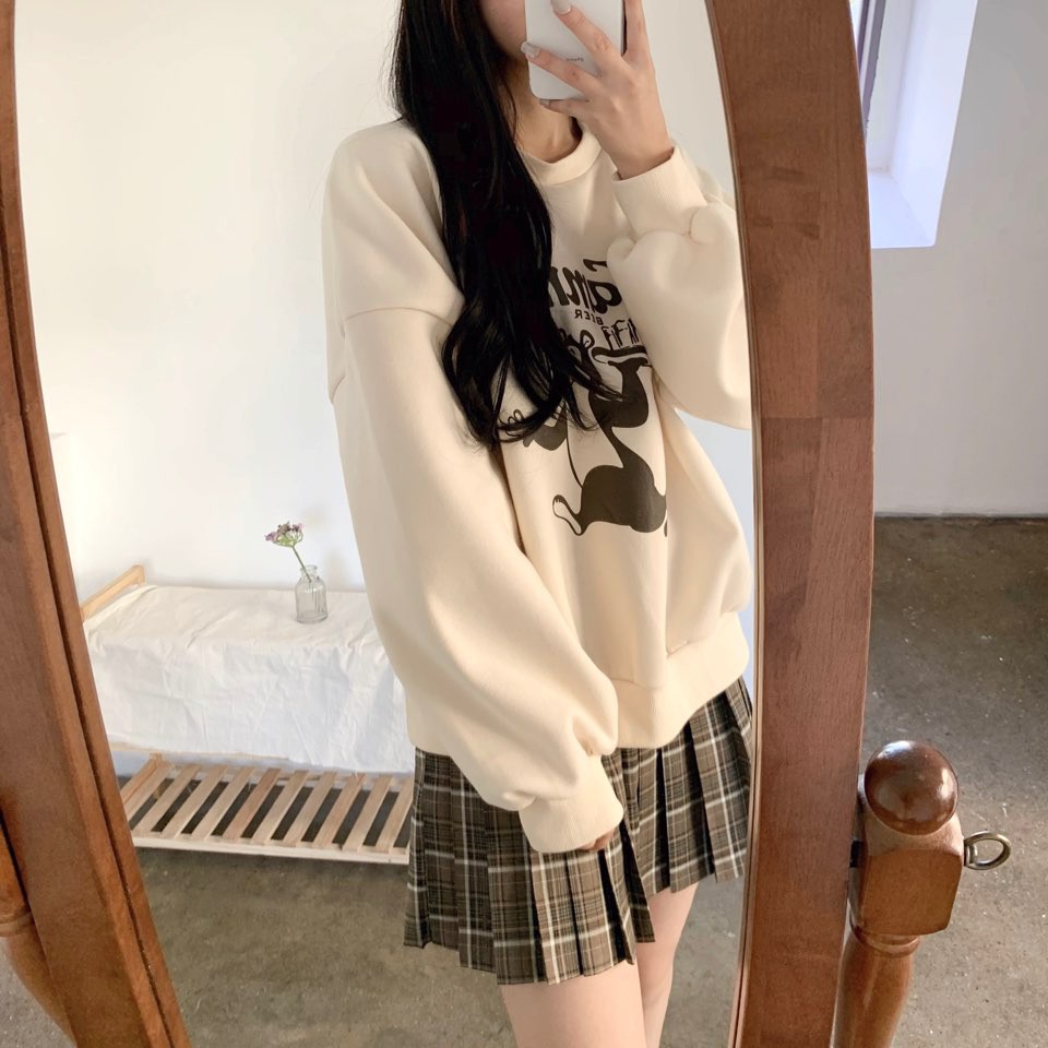 áo sweater nữ nhập khẩu chính hãng tại Hàn Quốc dáng Unisex tay dài form rộng in hình chú chồn cute | BigBuy360 - bigbuy360.vn