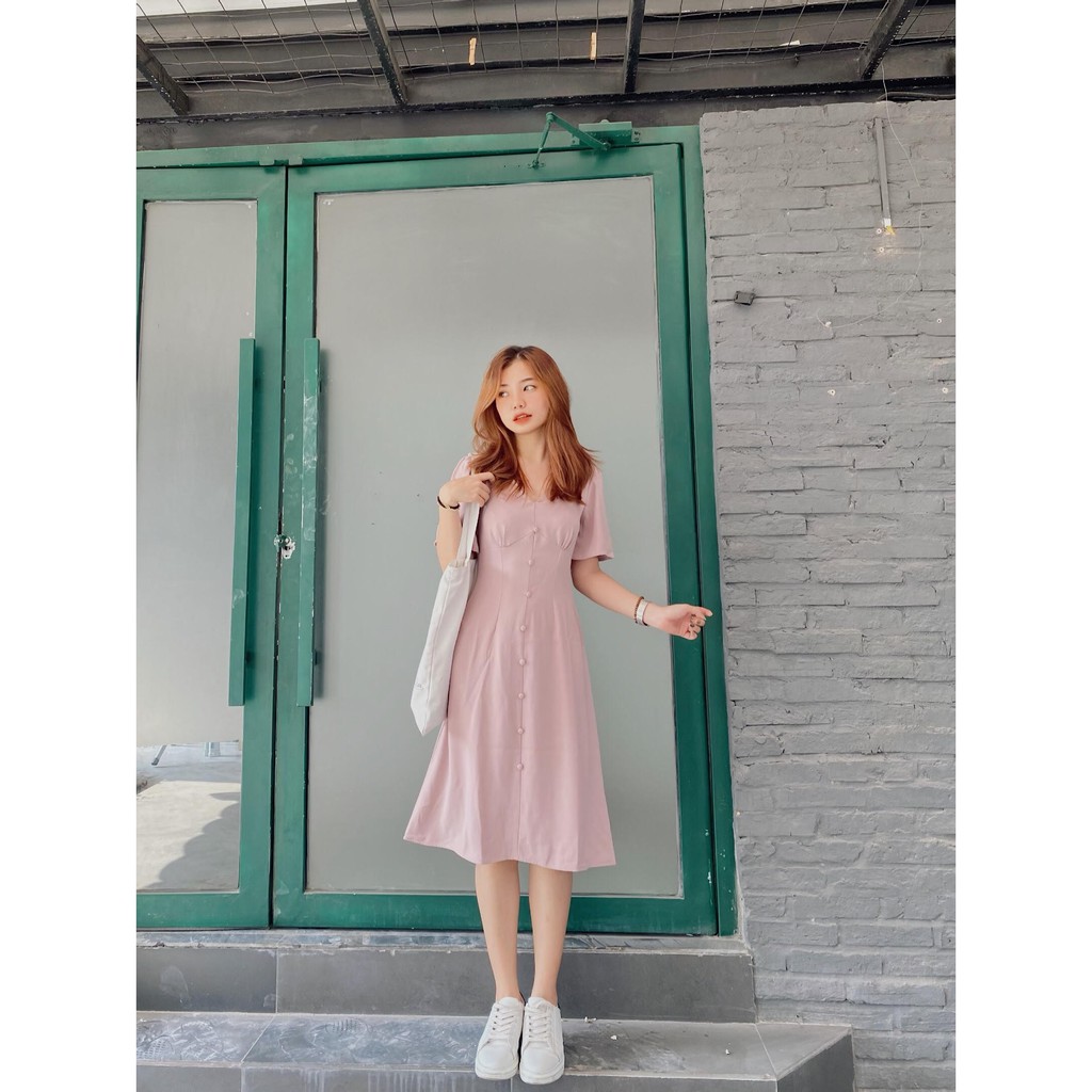 đầm cổ V nút bọc