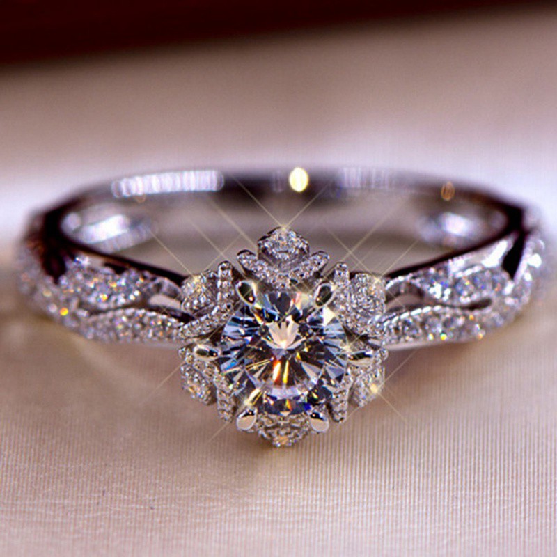 Nhẫn bạc mạ bạch kim đính kim cương sang trọng cho nữ