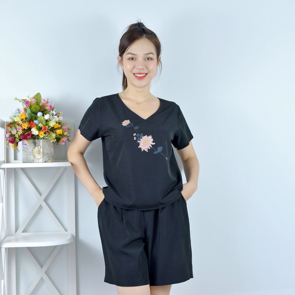 Bộ đồ nữ MÀU ĐEN CỔ TIM IN HOA  - vải lụa cao cấp - Cực Kì Sang Chảnh
