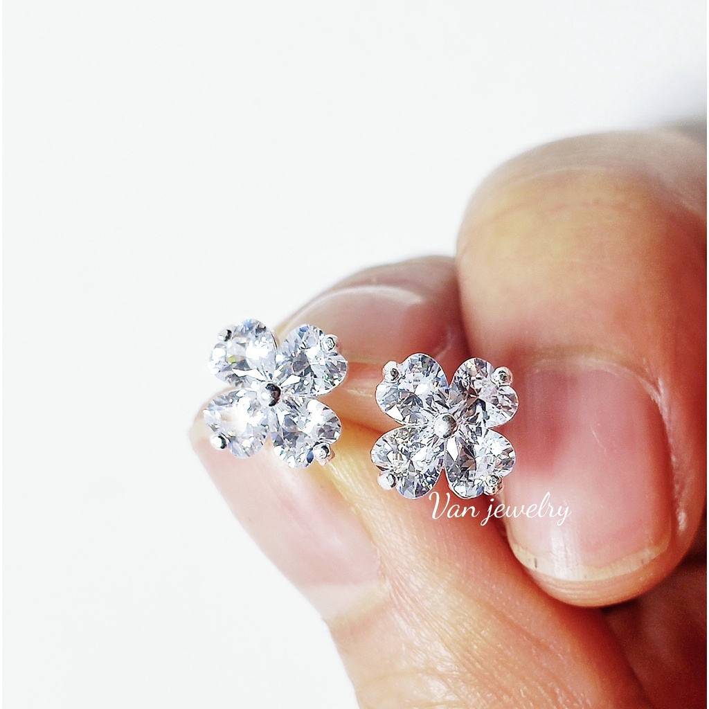 Khuyên tai bạc khuyen tai cỏ 4 lá nạm đá sáng lấp lánh Van Jewelry V10042