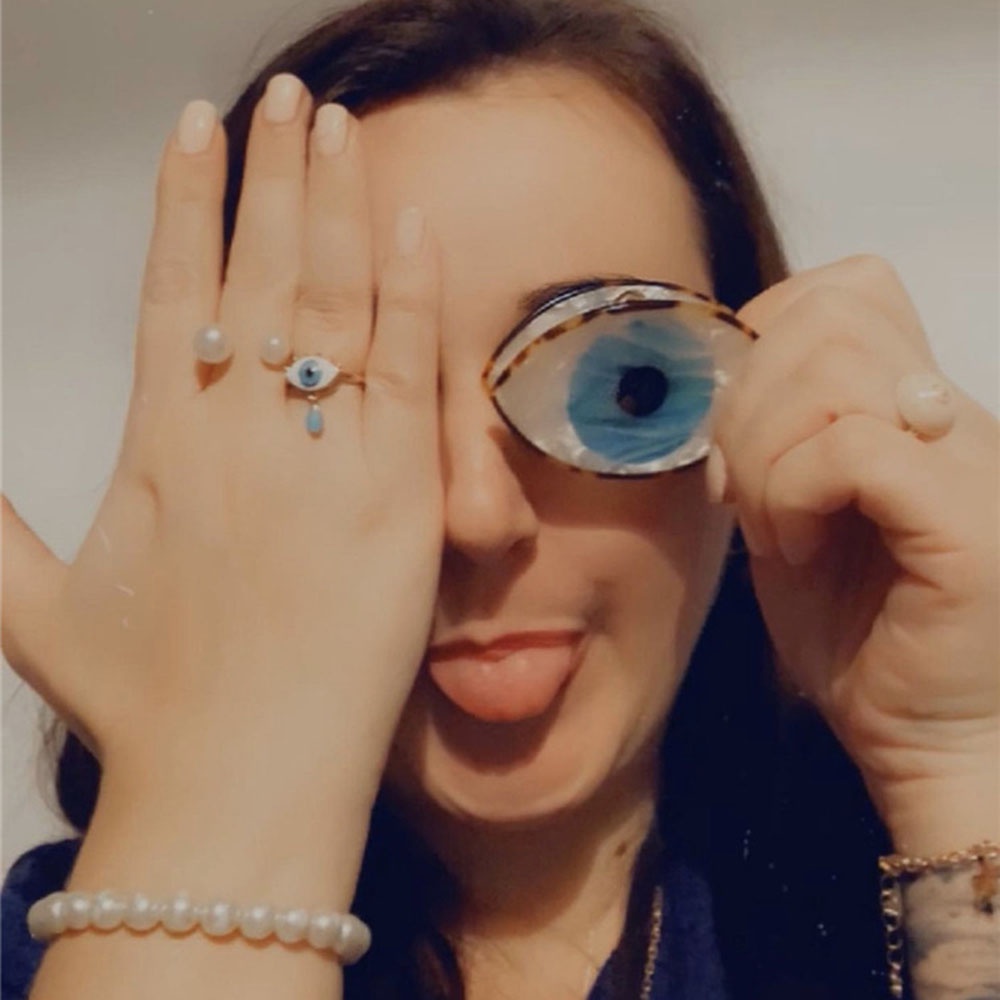 Kawail Kẹp Tóc Càng Cua Màu Xanh Dương Hình Mắt Cá Mập Bằng Resin Tương Phản Phong Cách Hàn Quốc