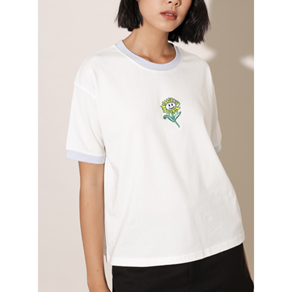 [Quà tặng] Áo thun ngắn tay thêu hình thời trang GAGO smile flower embroider t-shirt màu trắng GA3240