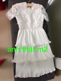 váy ren hot hit ạ