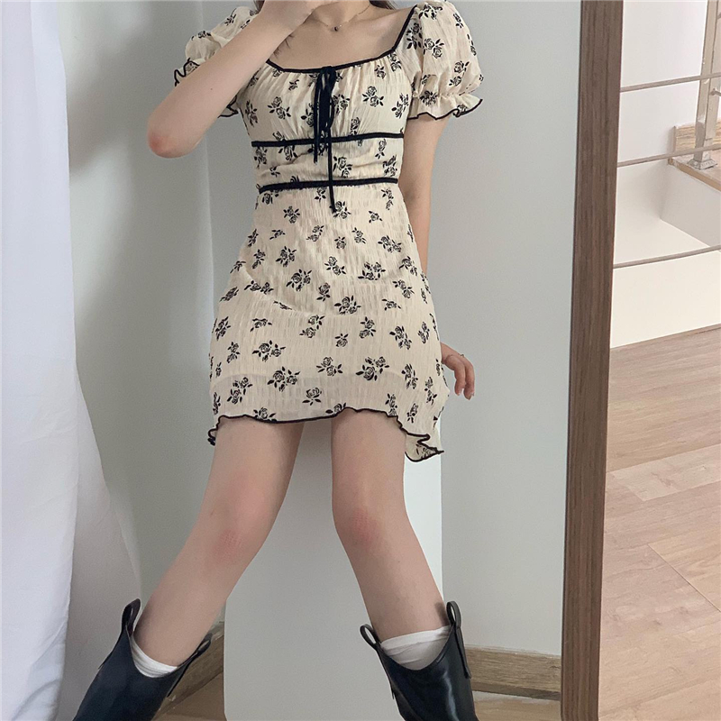 Đầm Cổ Vuông Hoạ Tiết Hoa Kiểu Dáng Trẻ Trung Xinh Xắn Kiểu Hàn Quốc | BigBuy360 - bigbuy360.vn