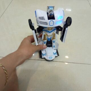 Xe cảnh sát biến hình robot