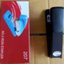 Bấm kim số 3 EAGLE thân nhựa nhiều màu