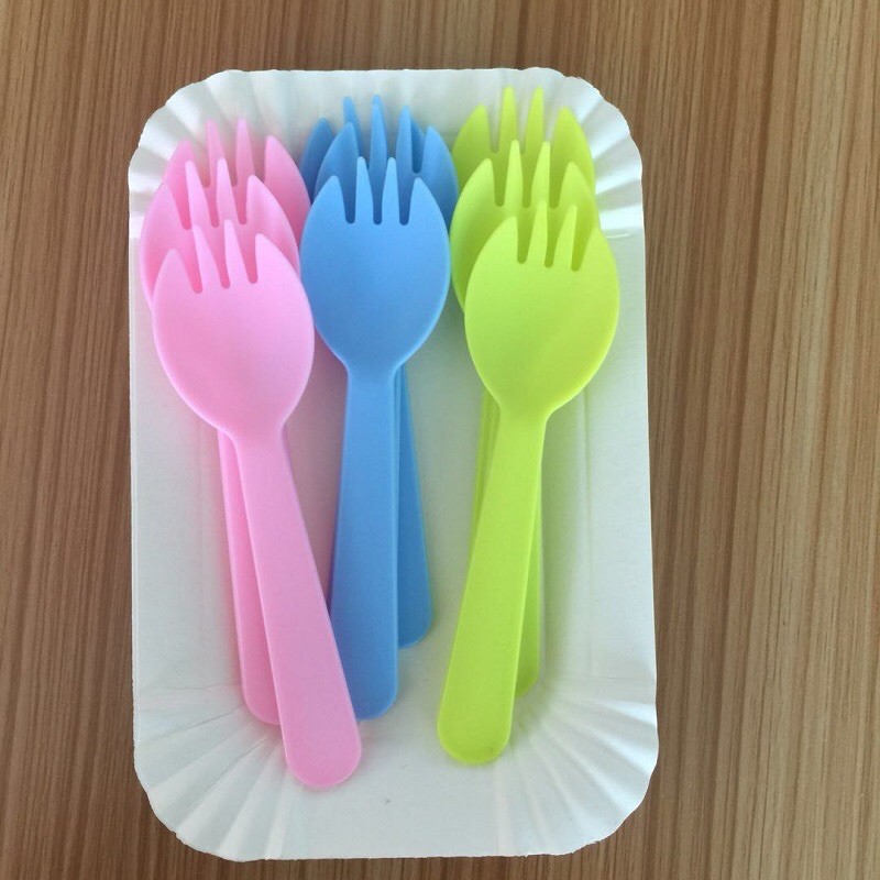 Bộ dao dĩa và nến cho bánh sinh nhật