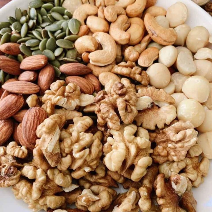 Hạt dinh dưỡng Mixed Nuts 5 loại hạt: Macca, hạnh nhân, óc chó, hạt điều và bí xanh, đã sấy chín, tách vỏ (500gr) Hoàn t