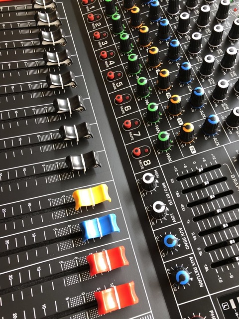 Bàn Mixer yamaha TF8 có Bluetooth USB