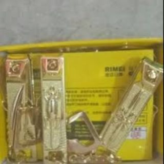 Bấm móng tay Vàng cao cấp cho bé