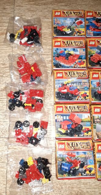 Sét 10 hộp LegoCity biệt đội cứu hỏa 82062 có 10 mẫu khác nhau kết hợp thành mô hình lớn