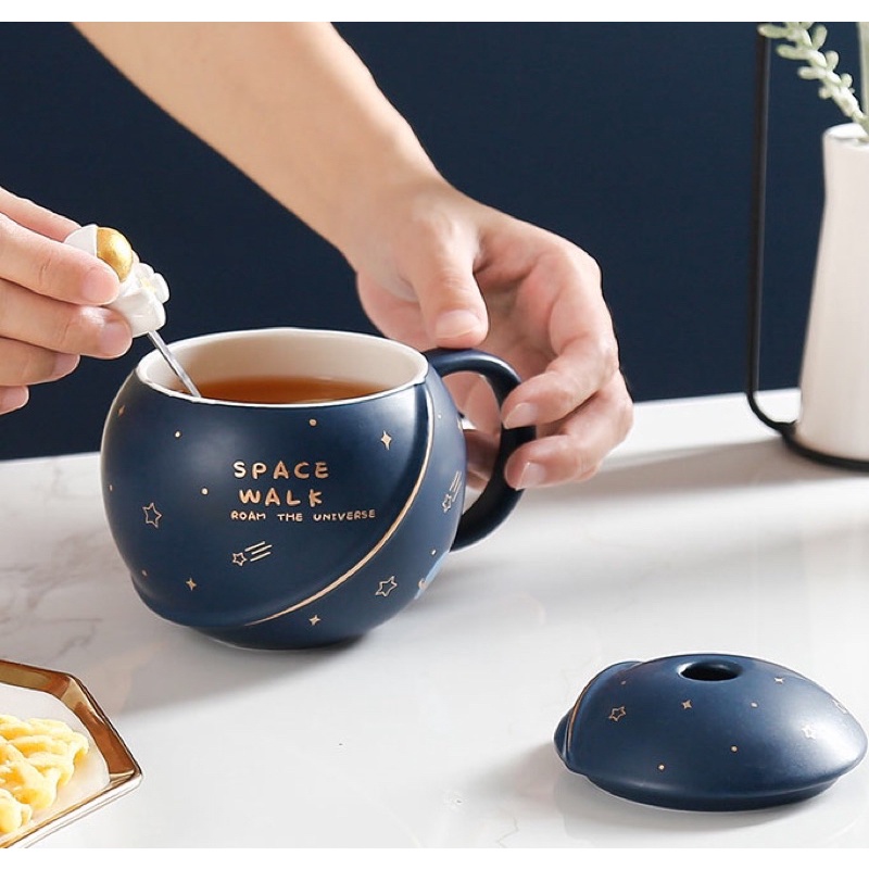 Set Quà Ly Sứ Space Walk Kèm Đế Điện Hâm Nóng Hình Phi Hành Gia Độc Đáo Dễ Thương 400ml