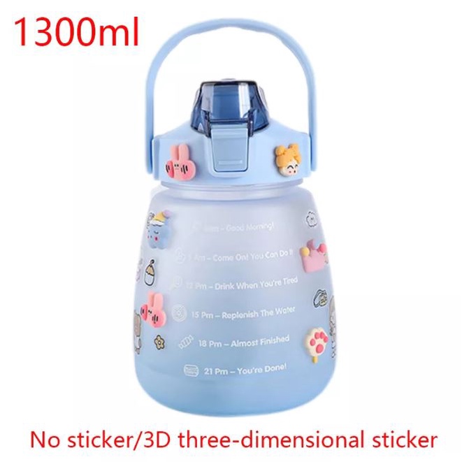 Bình đựng nước béo 1300ml dễ thương chia vạch báo giờ nhắc uống nước tặng dây đeo chéo có ống hút tiện lợi cao cấp