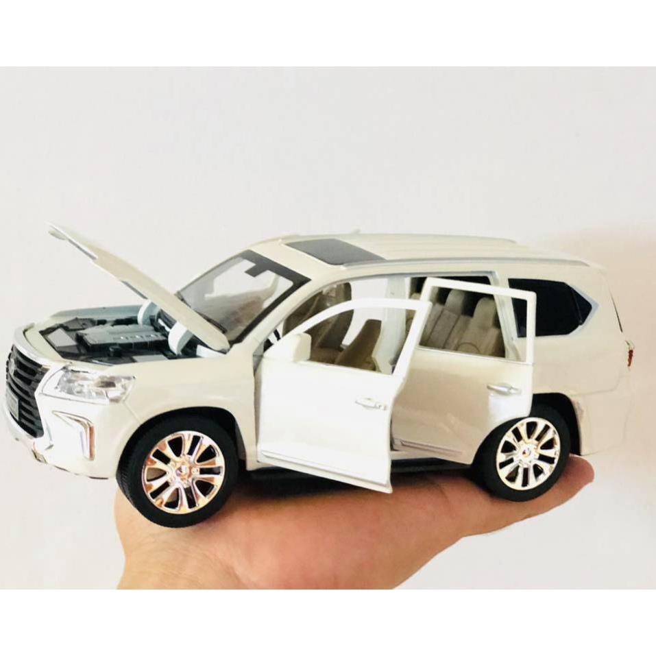 [SALE30% - FREESHIP] Ô TÔ MÔ HÌNH SẮT TRƯNG BÀY - MÔ HÌNH XE LEXUS 570 1:24 XLG(Trắng) ĐỒ CHƠI CAO CẤP KHÔNG CHÌ