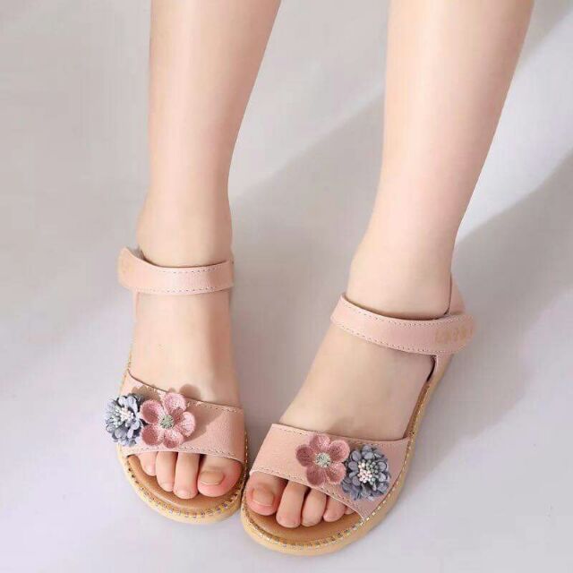 Sandal trẻ em
