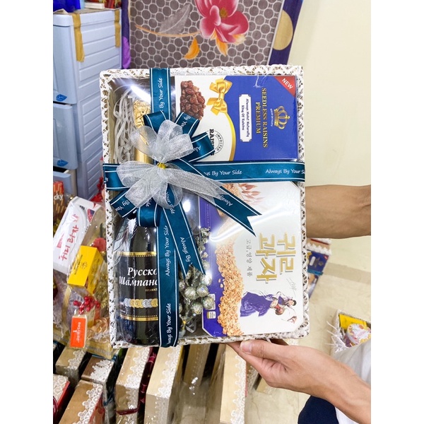 (Hình tự chụp 100%) Giỏ Quà Tết Bánh Kẹo Nhập Khẩu Chính Hãng Có VAT Ship Hoả Tốc | BigBuy360 - bigbuy360.vn