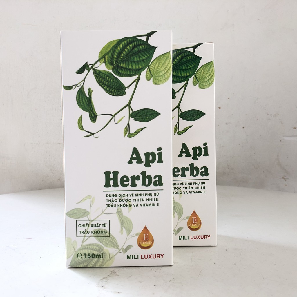 Dung Dịch Vệ Sinh Phụ Nữ Api Herba - Chiết Xuất Từ Trầu Không &amp; Vitamin E CHAI 150ML