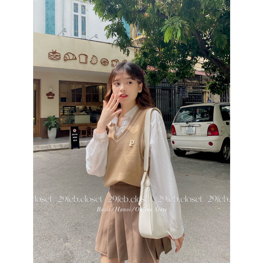 Áo gile len cổ tim thêu P - 29feb.closet - A104