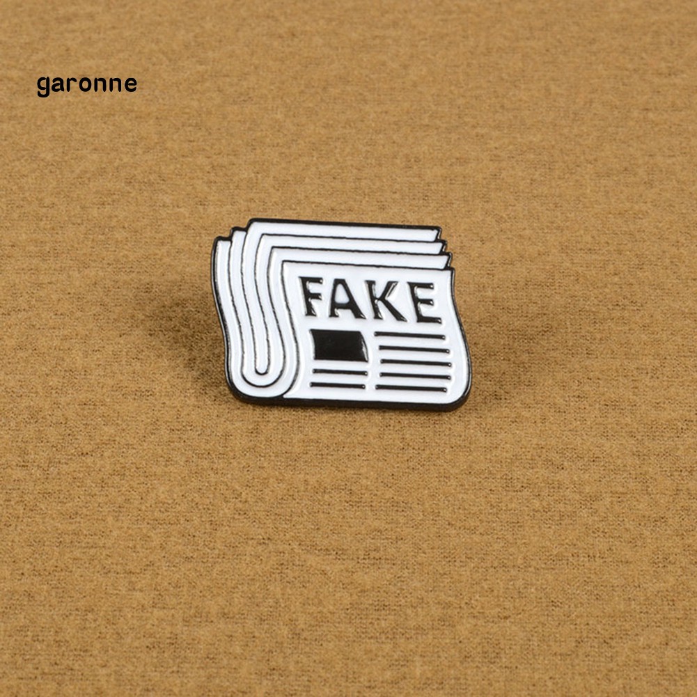 Ghim cài áo tráng men hình tờ báo in chữ Fake